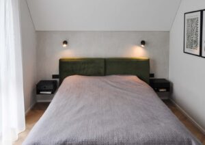 monolito imitacija, dekoratyvine apdaila, betono diena, interjeras, jaukus namai