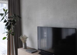 monolito imitacija, dekoratyvine apdaila, betono diena, interjeras, jaukus namai